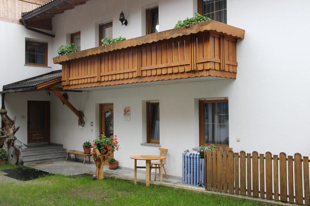 Vila Lenzerhof Lappago Pokoj fotografie